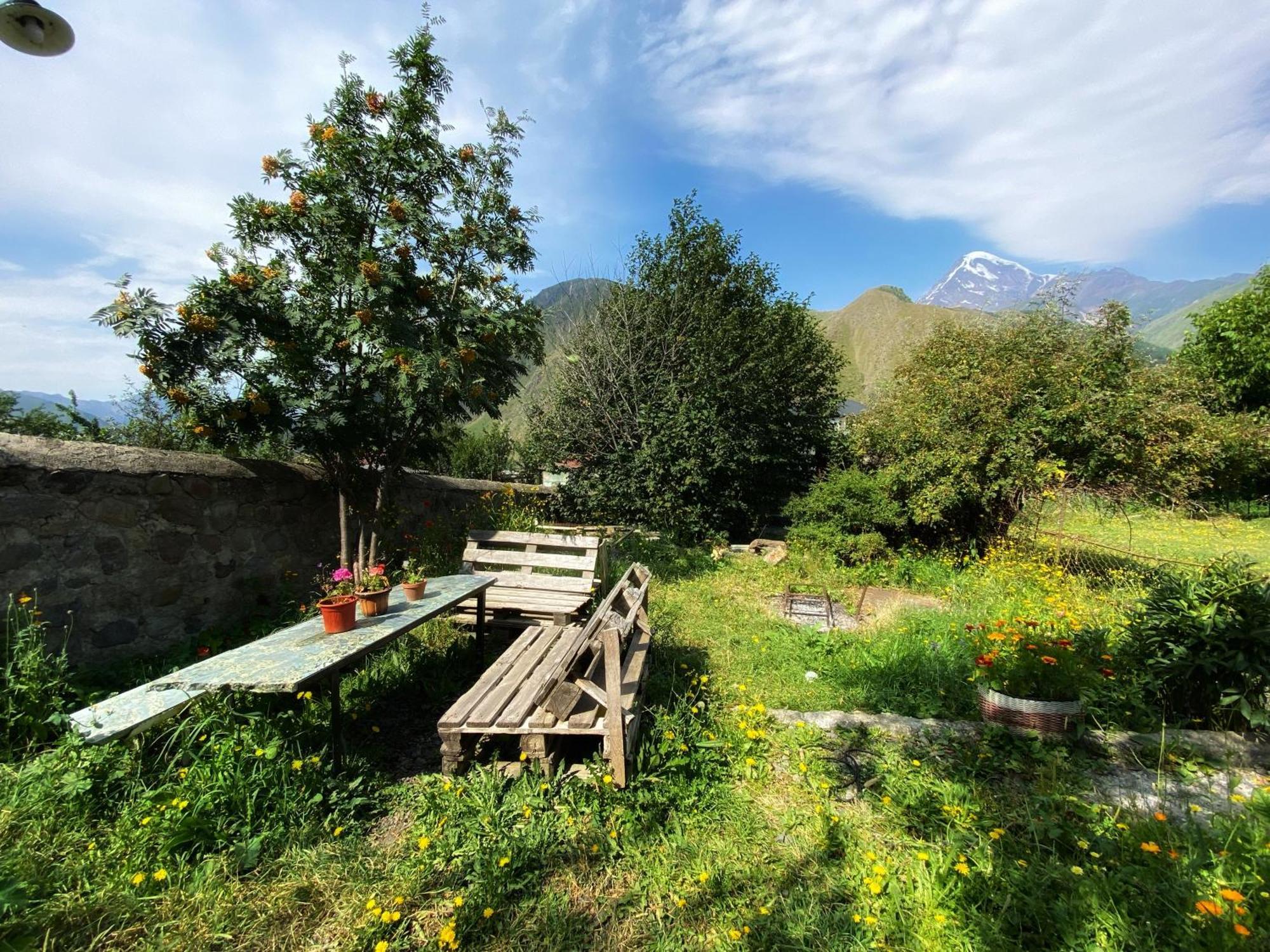 Dato Khetaguri Apartment Kazbegi Ngoại thất bức ảnh